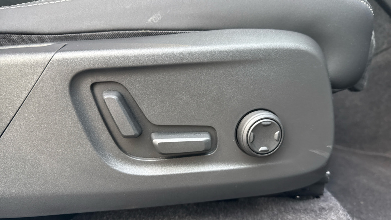 Volvo EX40 185kW Extended Range Plus 78kWh 5dr Auto Electric Estate